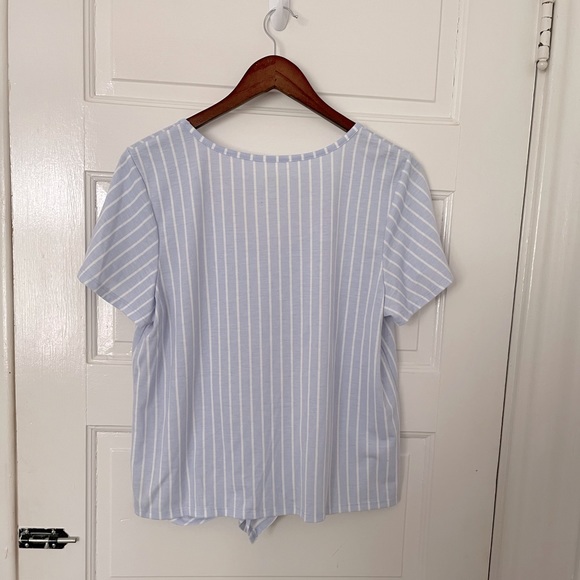 Juniors SO Blue & White Striped Crop Tie Waist - Picture 2 of 7